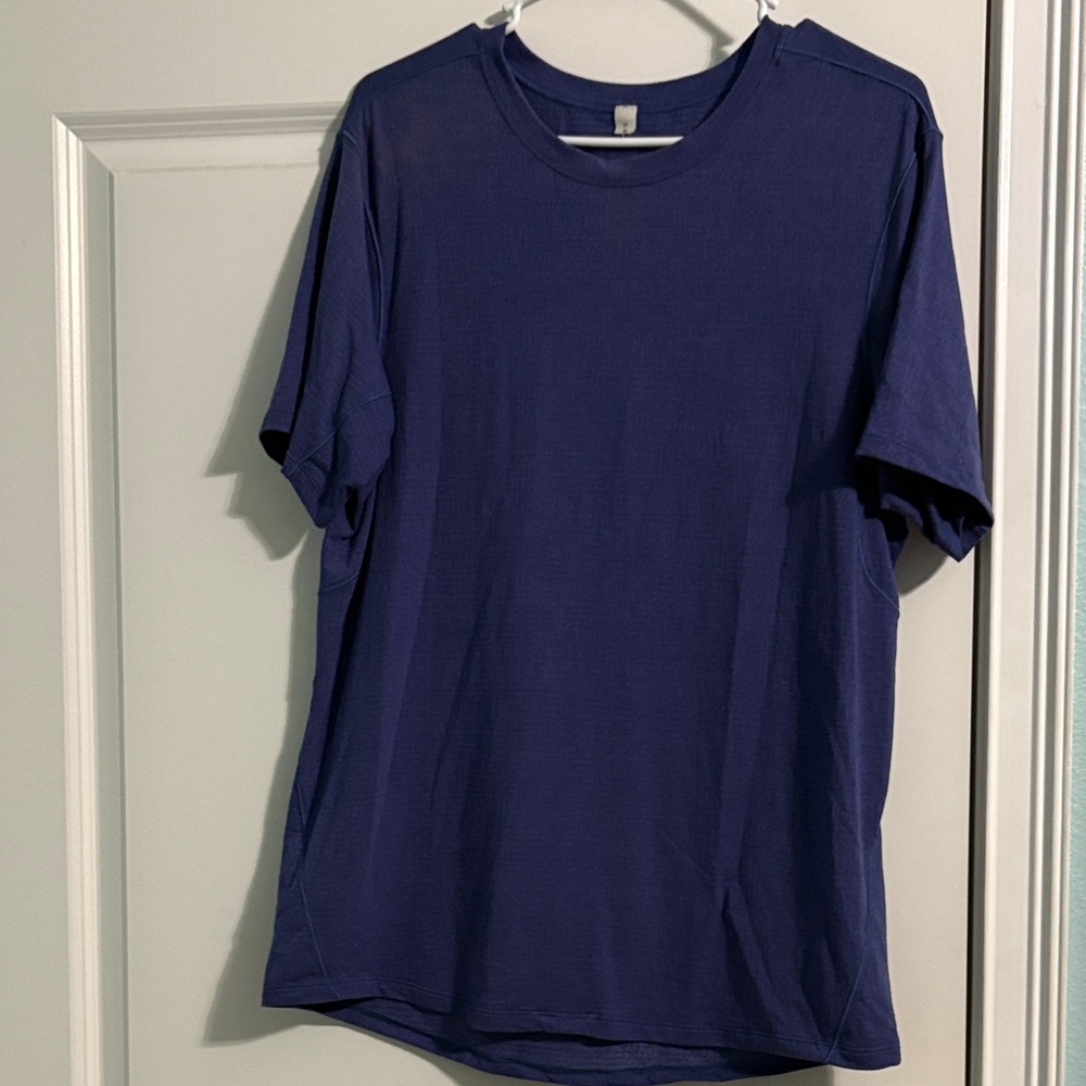 Men's Lululemon Blue T-Shirt